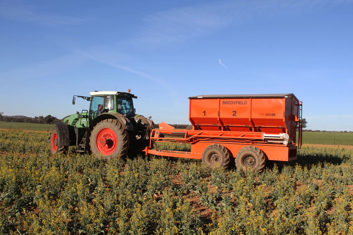 omnibinmini-compact-field-transport-brookfield-innovative-agricultural-machinery-supplier