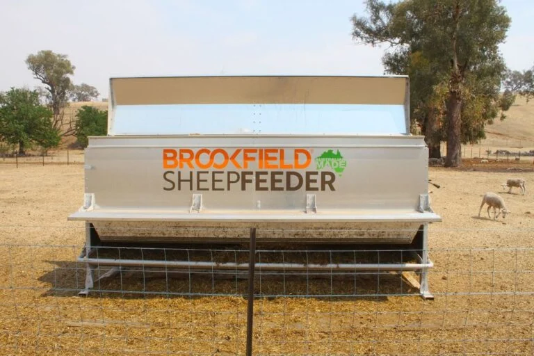 BROOKFIELD SheepFeeder