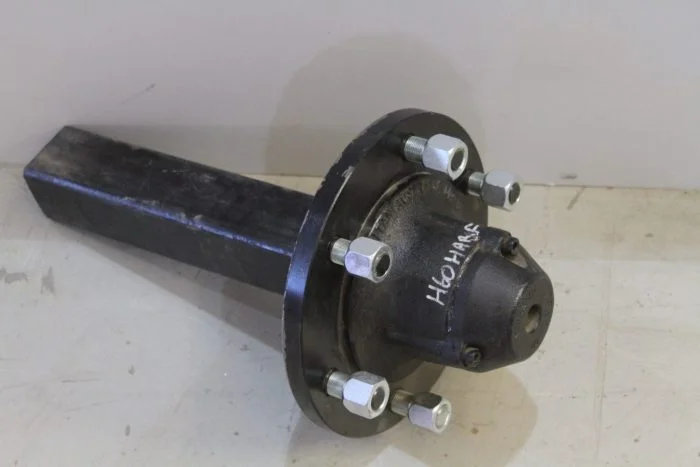Titan 80mm Hub & Stub Bedford
